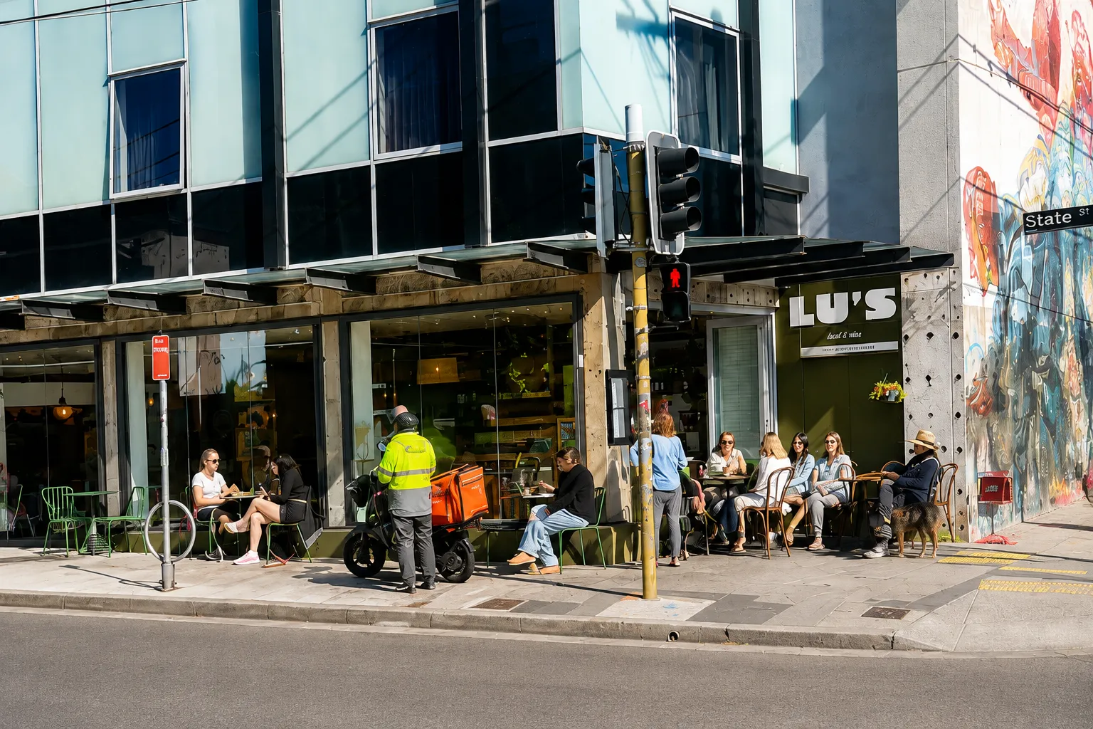 Lu's Deli & Wine pub in Newtown