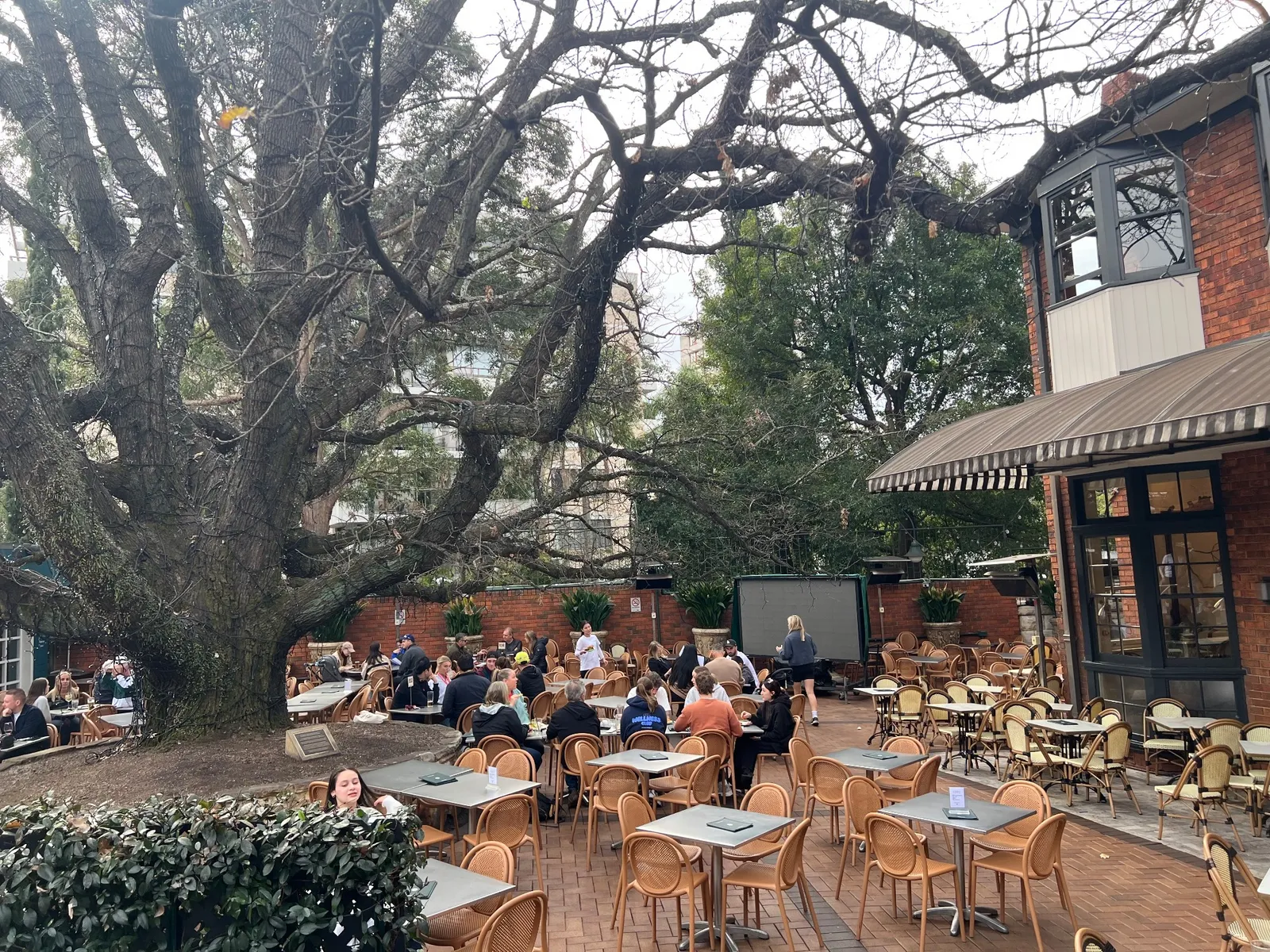 The Oaks pub in Neutral Bay