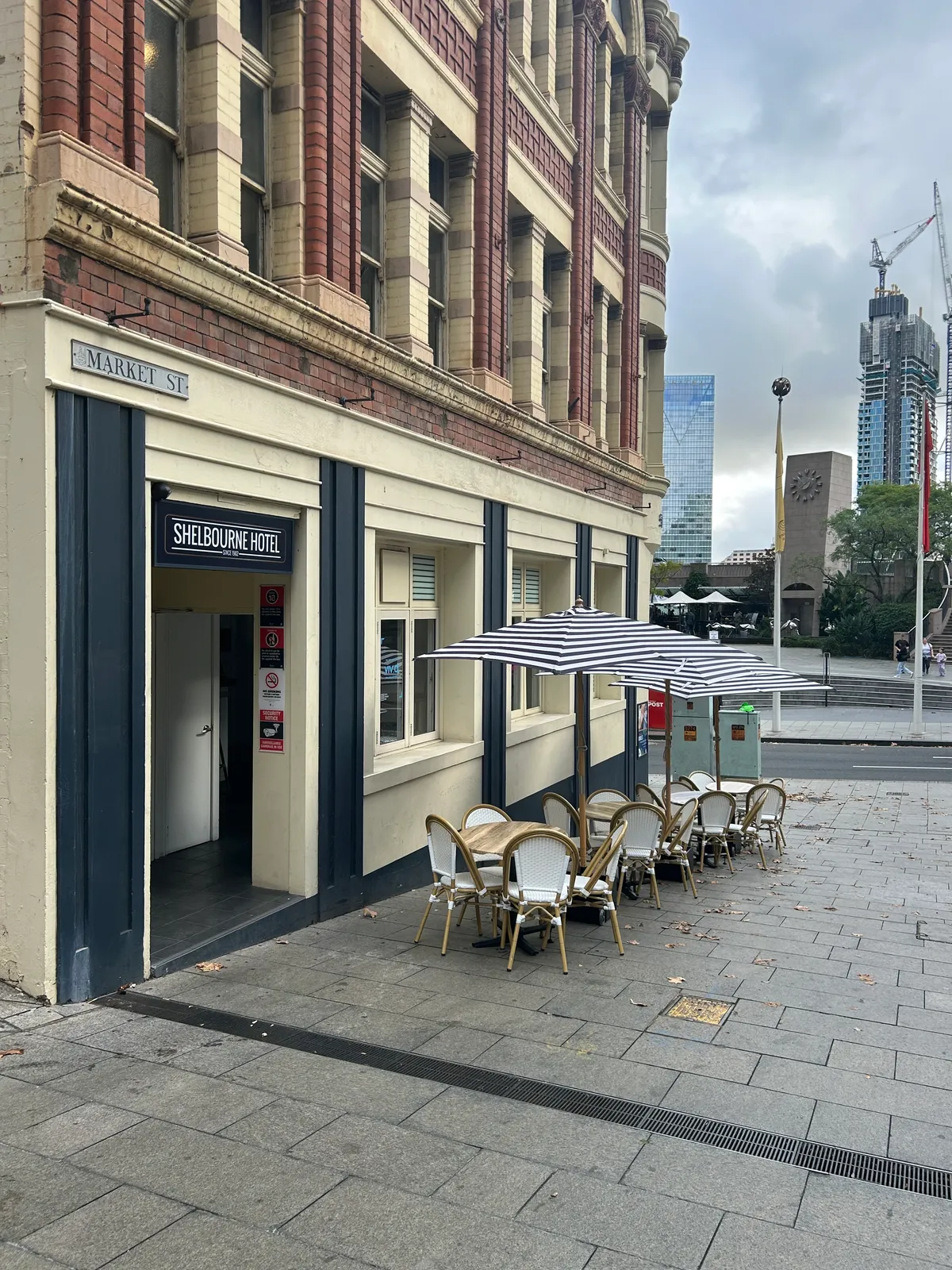 Shelbourne Hotel pub in Sydney
