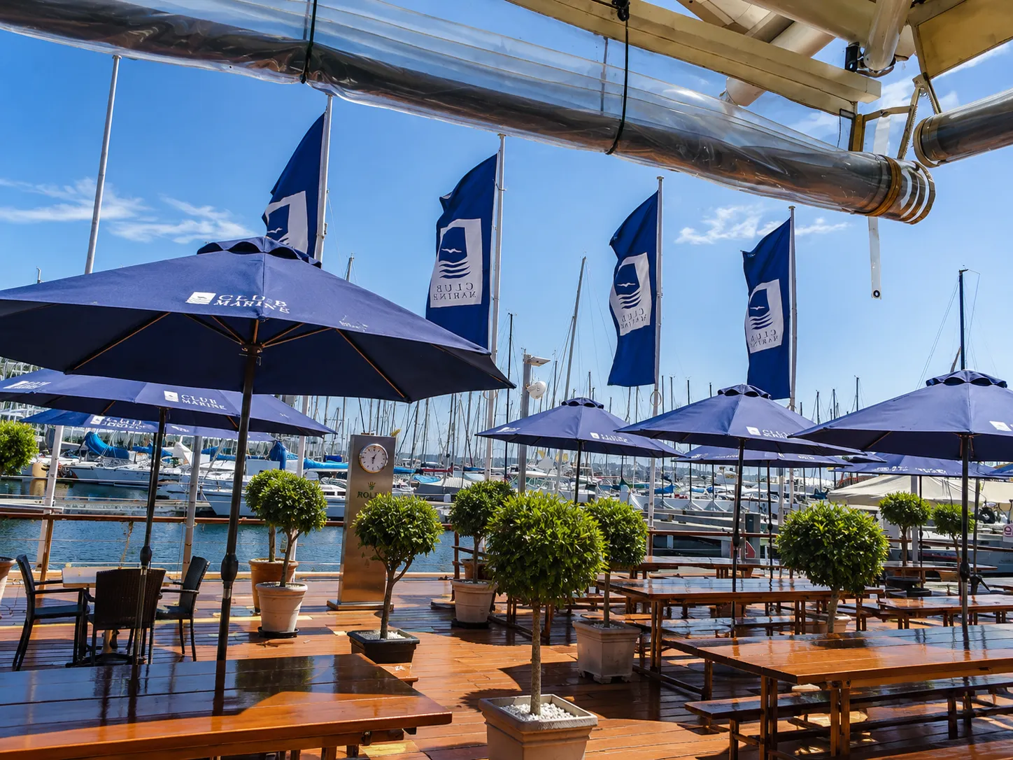 Cruising Yacht Club of Australia pub in Darling Point